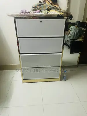 সিঙ্গেল ওয়ারড্রোব