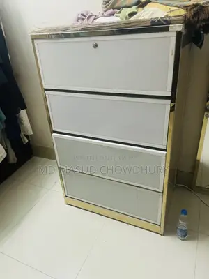 সিঙ্গেল ওয়ারড্রোব