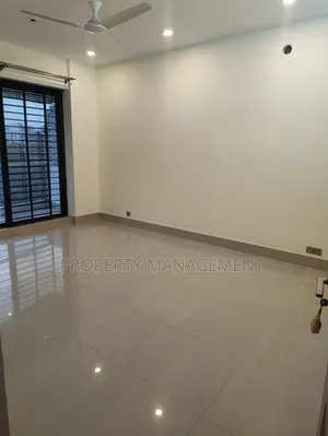 বনানীর অ্যাডভান্স ডেভেলপমেন্টে ৩ বেডরুমের অ্যাপার্টমেন্ট ভাড়ার জন্য