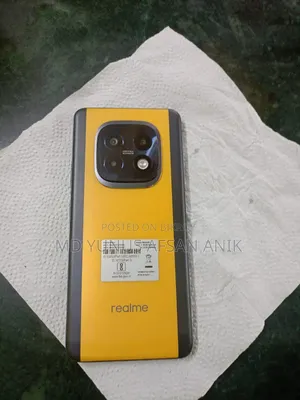 রিয়েলমি ১২৮ জিবি হলুদ
