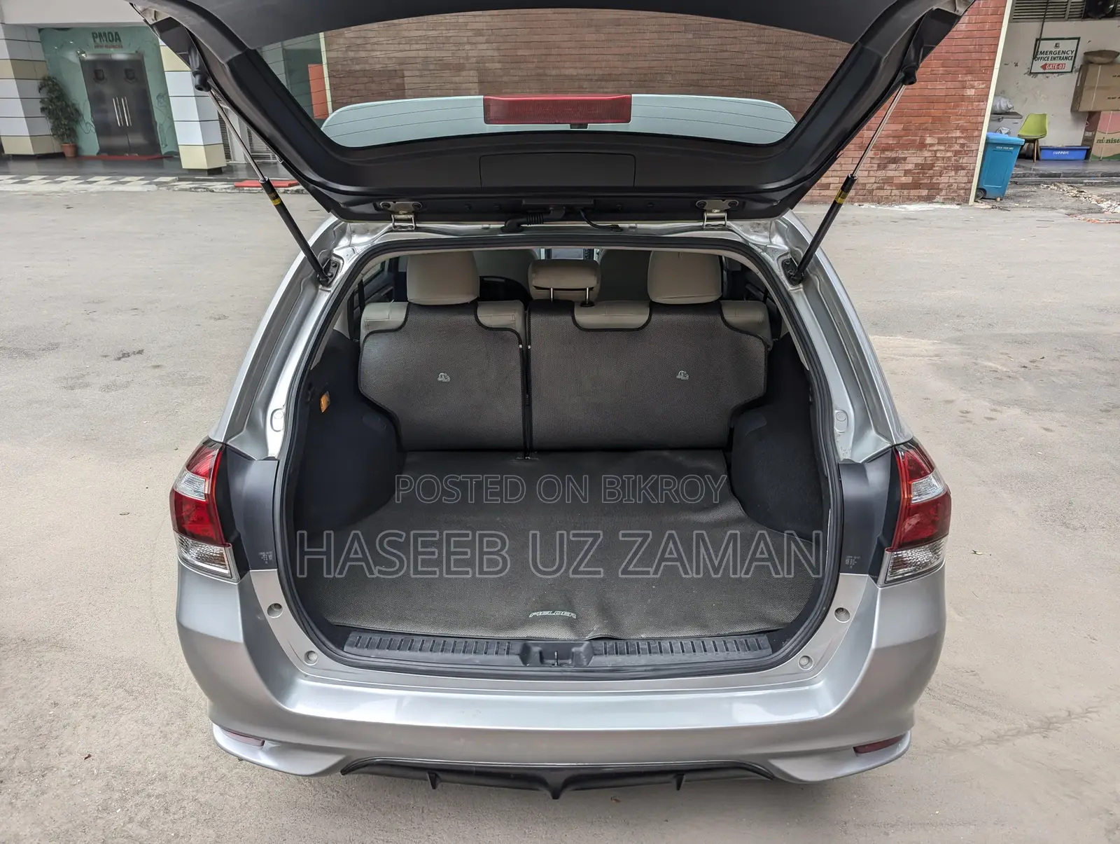 Toyota Corolla Fielder 1.5 Hybrid FWD 2016 Silver