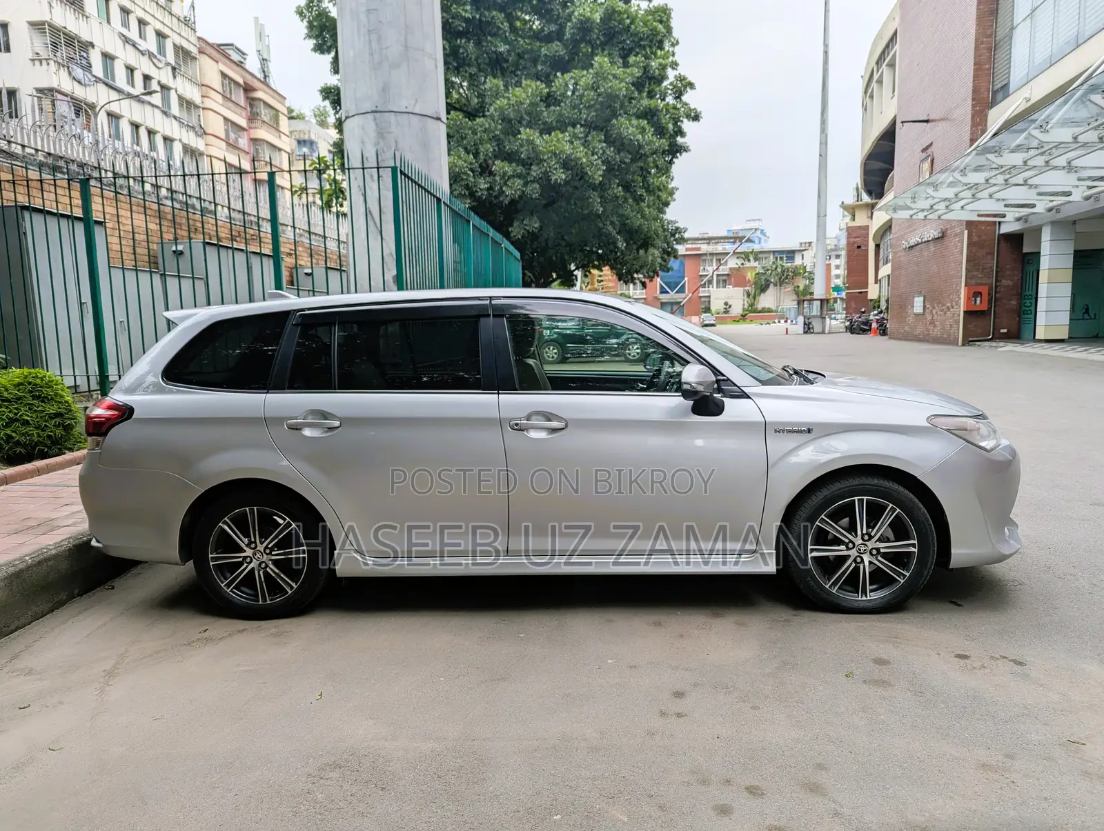 Toyota Corolla Fielder 1.5 Hybrid FWD 2016 Silver