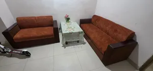 সোফা সেট নতুনের মতো, কোনো ক্ষতি নেই, মাত্র ৩ মাস ব্যবহৃত