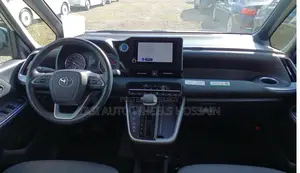Toyota Noah 2022 White