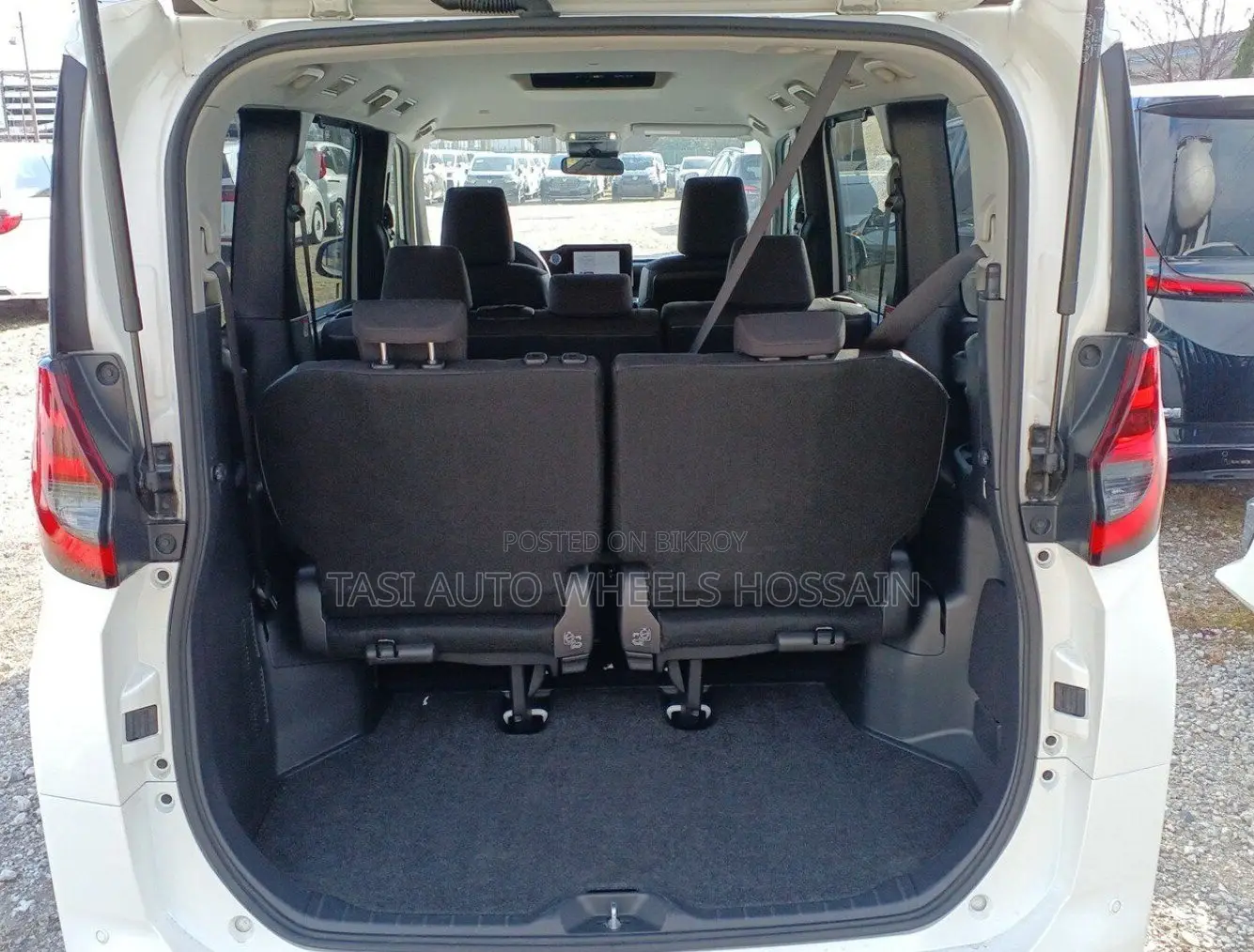 Toyota Noah 2022 White