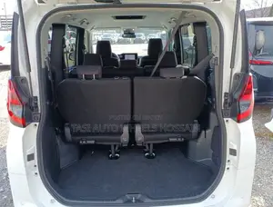 Toyota Noah 2022 White