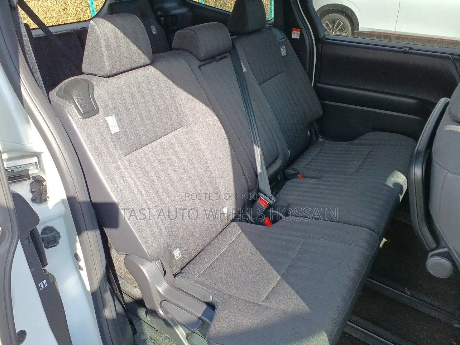 Toyota Noah 2022 White