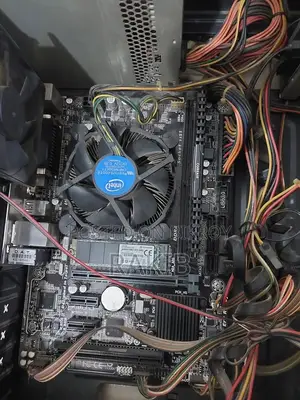 Desktop Computer Gigabyte GB-BSi3AL-6100 8GB Intel Core I5 HDD+SSD 1T
