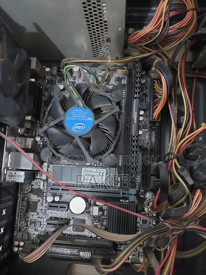 Desktop Computer Gigabyte GB-BSi3AL-6100 8GB Intel Core I5 HDD+SSD 1T