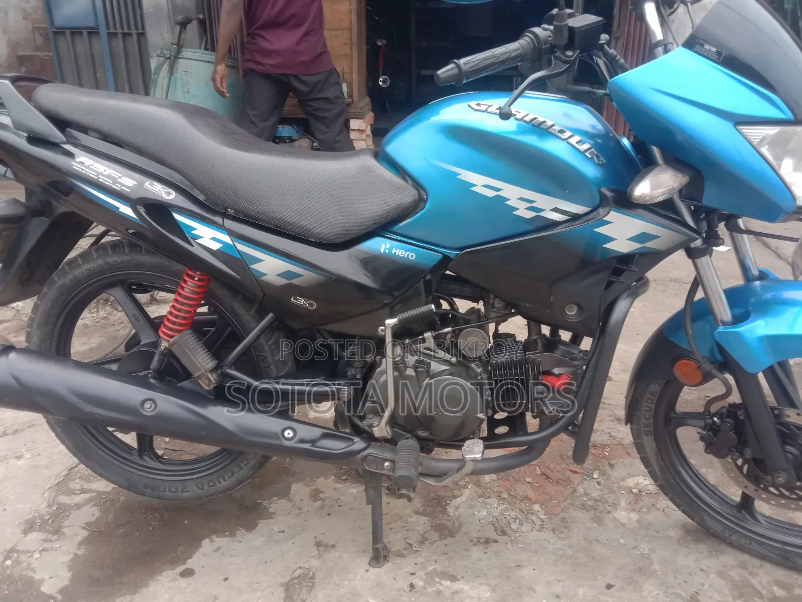 Hero Glamour 2021 Blue