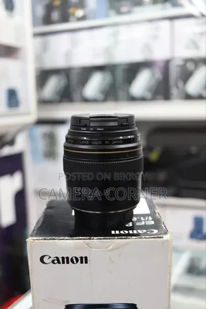 Canon 85mm 1.8 Lens