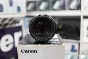 Canon 85mm 1.8 Lens
