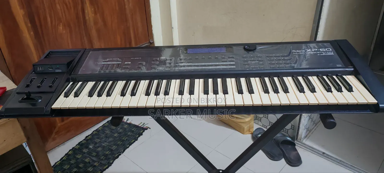 Roland XP 60 Keyboard