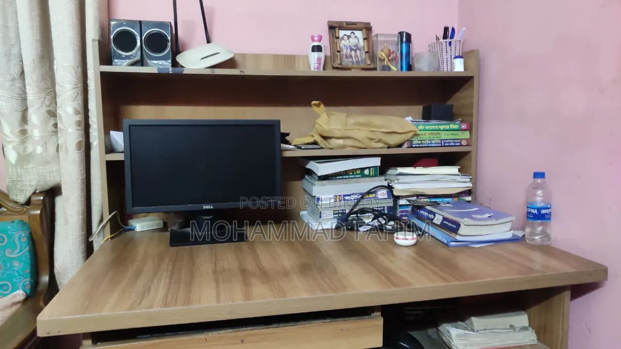 ডেস্কটপ টেবিল