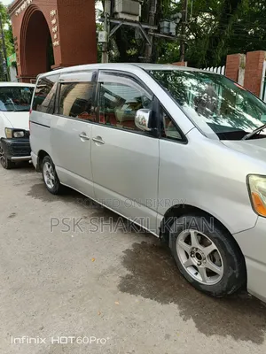 Toyota Noah 2.0 AWD (8 Seater) 2005 Silver