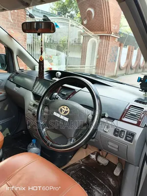 Toyota Noah 2.0 AWD (8 Seater) 2005 Silver