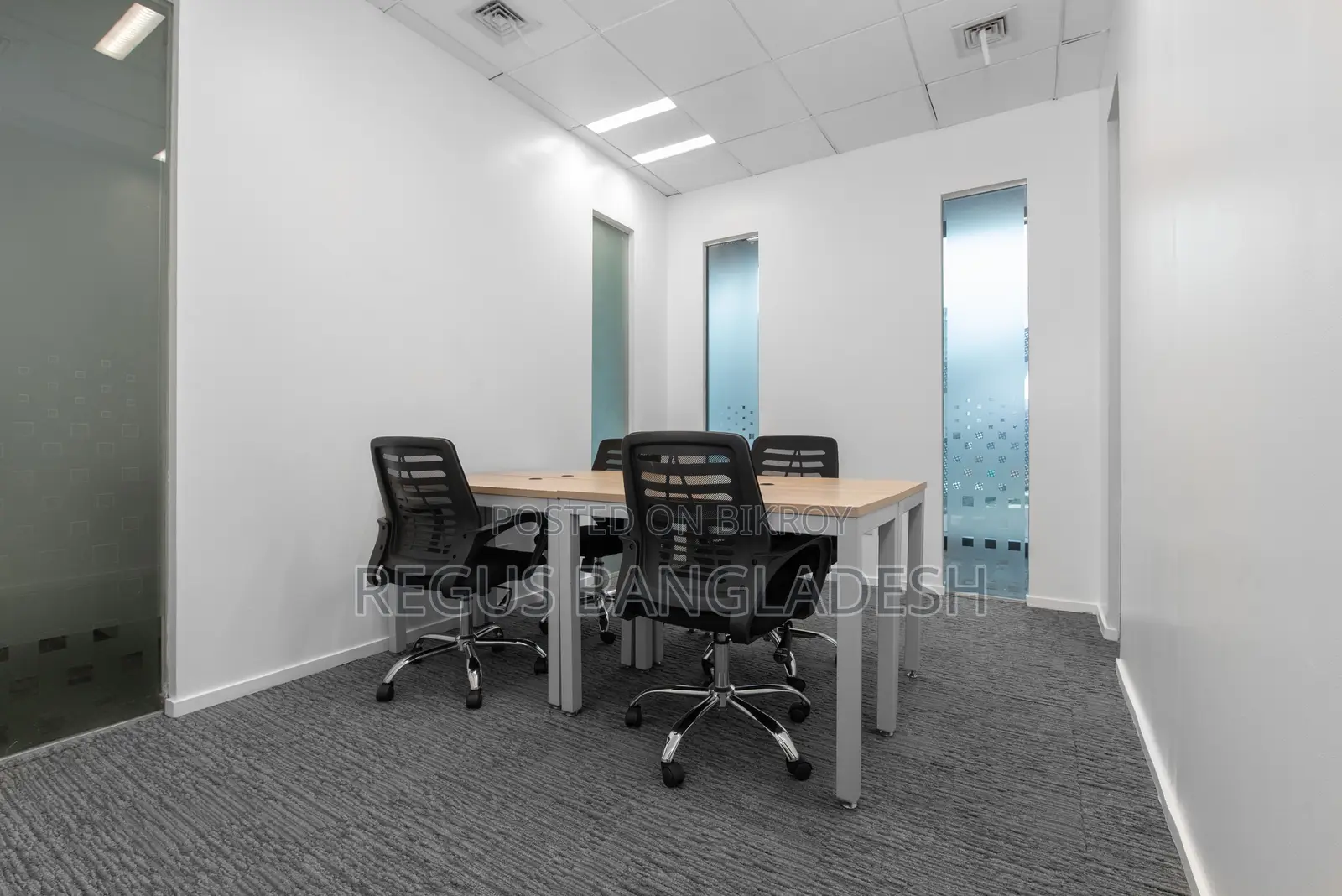 Regus Borak Mehanur-এ ২ জনের জন্য প্রফেশনাল অফিস স্পেস