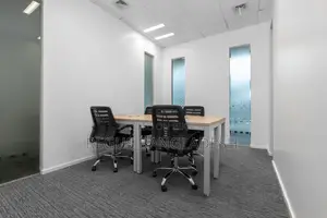 Regus Borak Mehanur-এ ২ জনের জন্য প্রফেশনাল অফিস স্পেস
