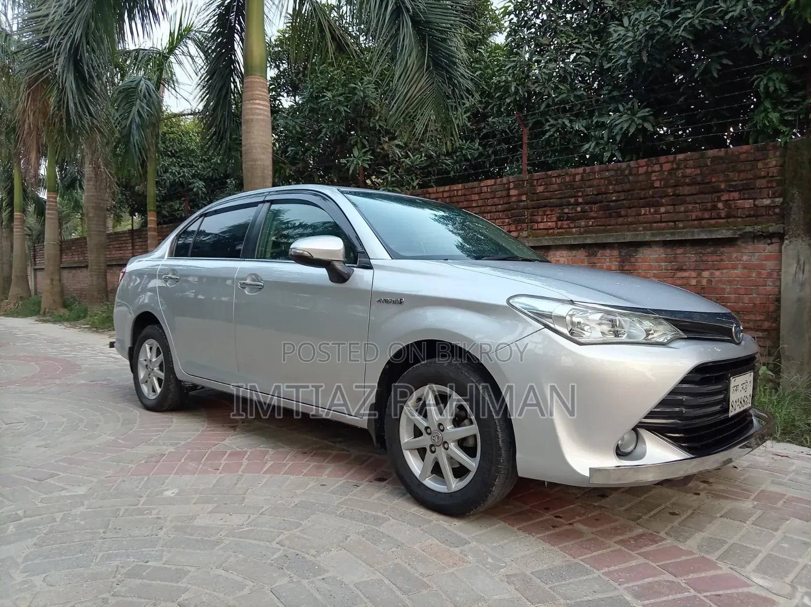 Toyota Axio 1.5 Hybrid 2WD 2015 Silver