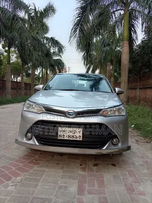 Toyota Axio 1.5 Hybrid 2WD 2015 Silver