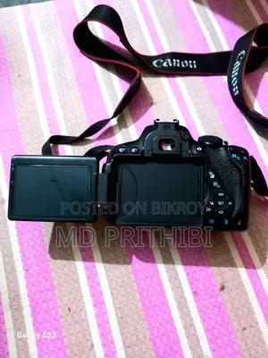 Canon EOS 700D