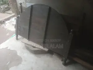 একটি ডাবল বেড বিক্রয় করা হইবে।