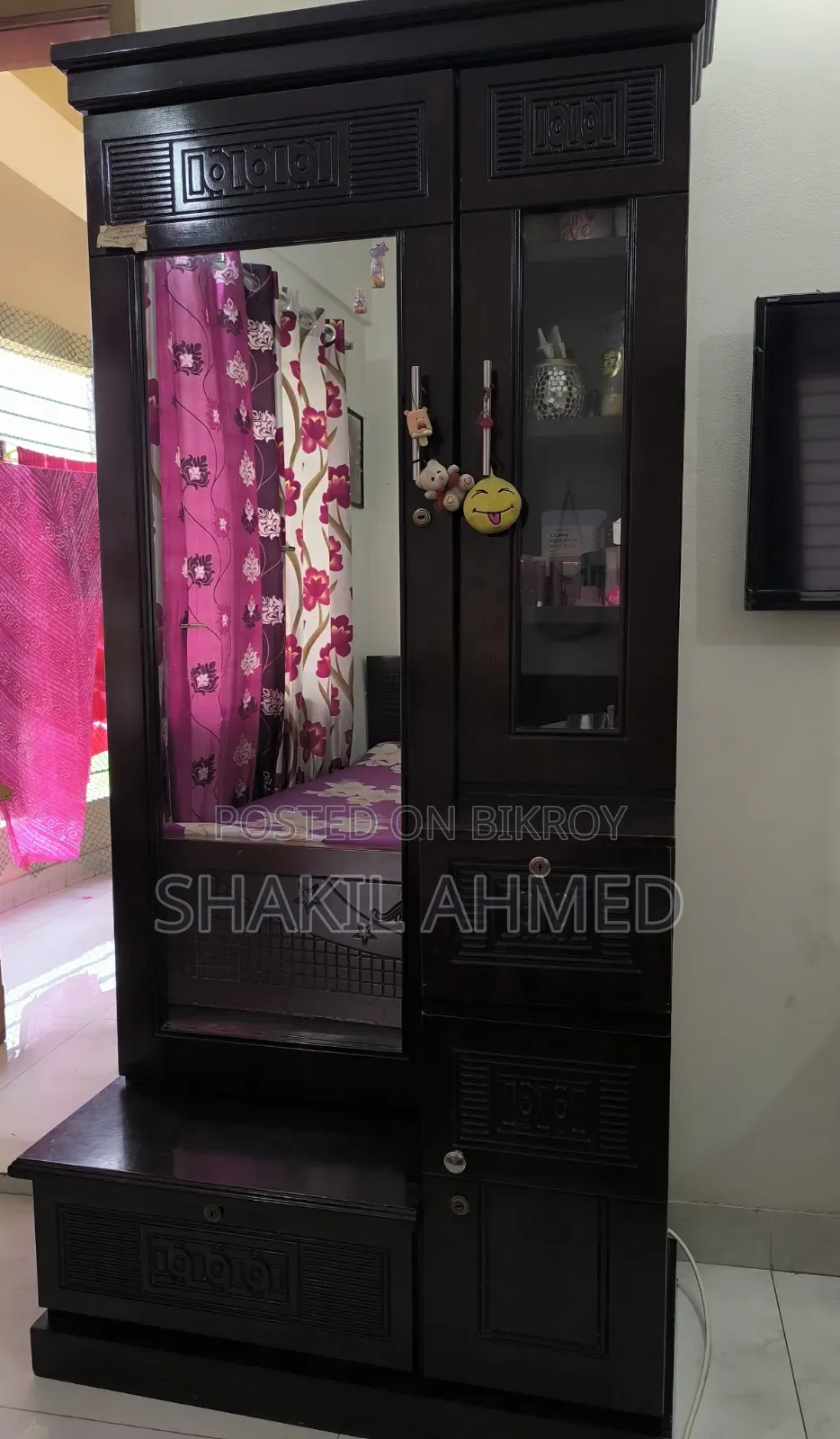 ড্রেসিং টেবিল