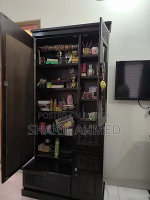 ড্রেসিং টেবিল