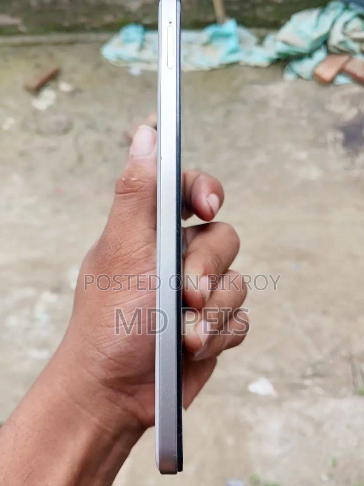 iQOO 8 GB Silver