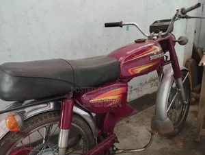 Honda 1999 Red
