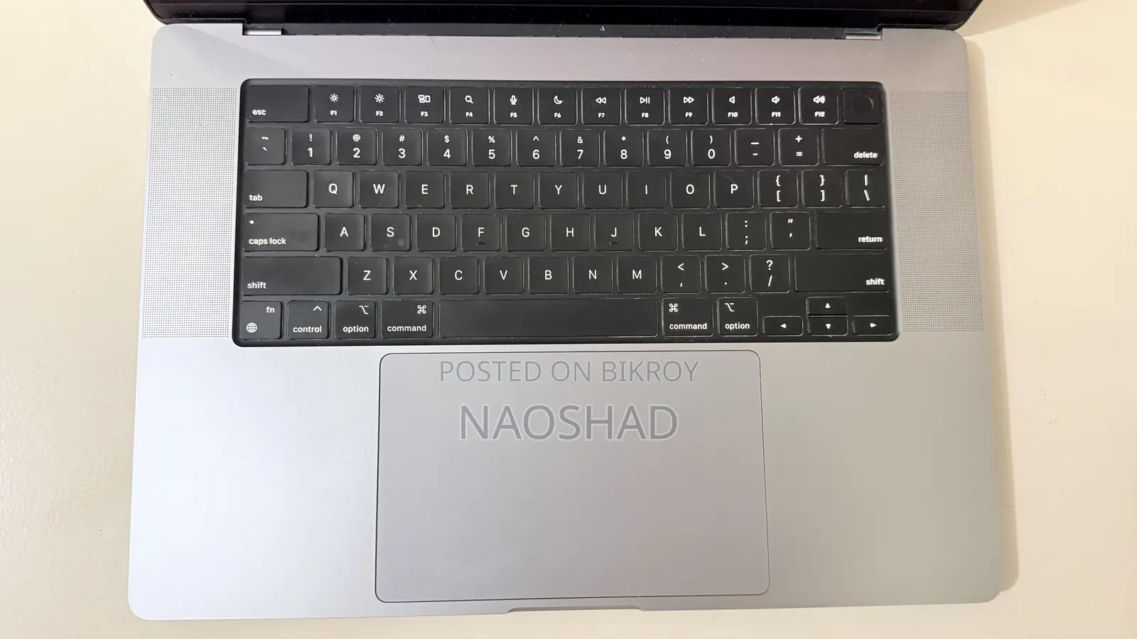 Laptop Apple MacBook Pro 2021 M1 16GB Apple M1 Pro SSD 500GB