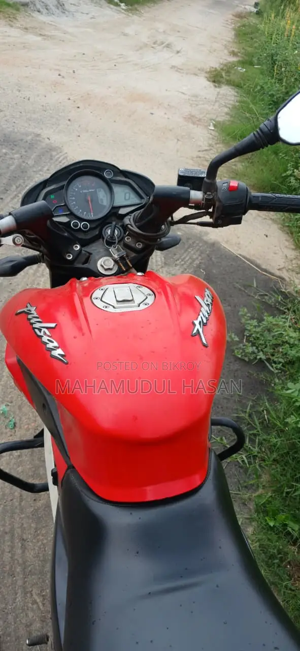 Bajaj Pulsar NS 160 2021 Red