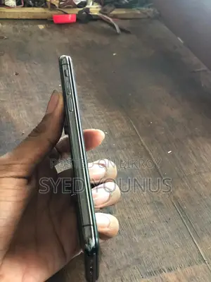 Apple iPhone XS 64 GB Black
