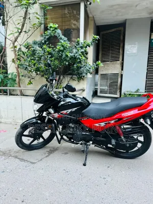 Hero Glamour 2022 Black