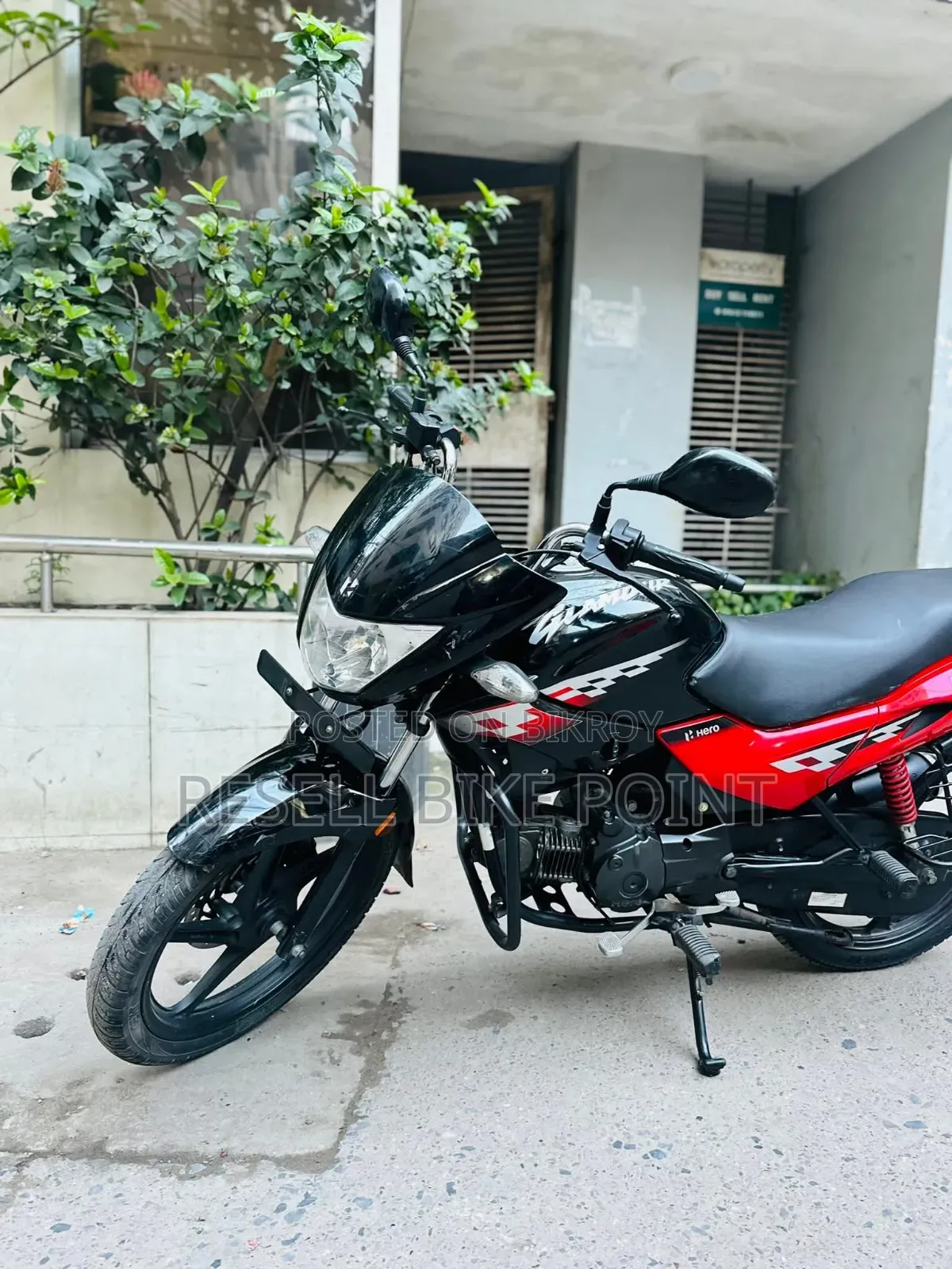 Hero Glamour 2022 Black
