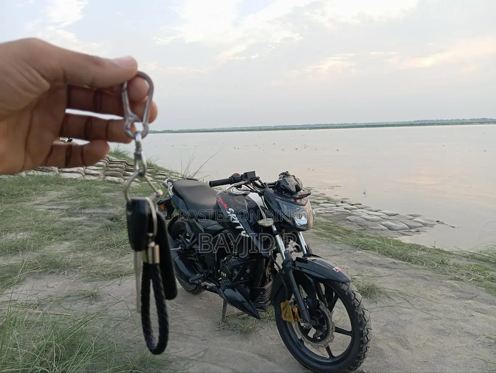 TVS Apache 160 4V 2020 Black
