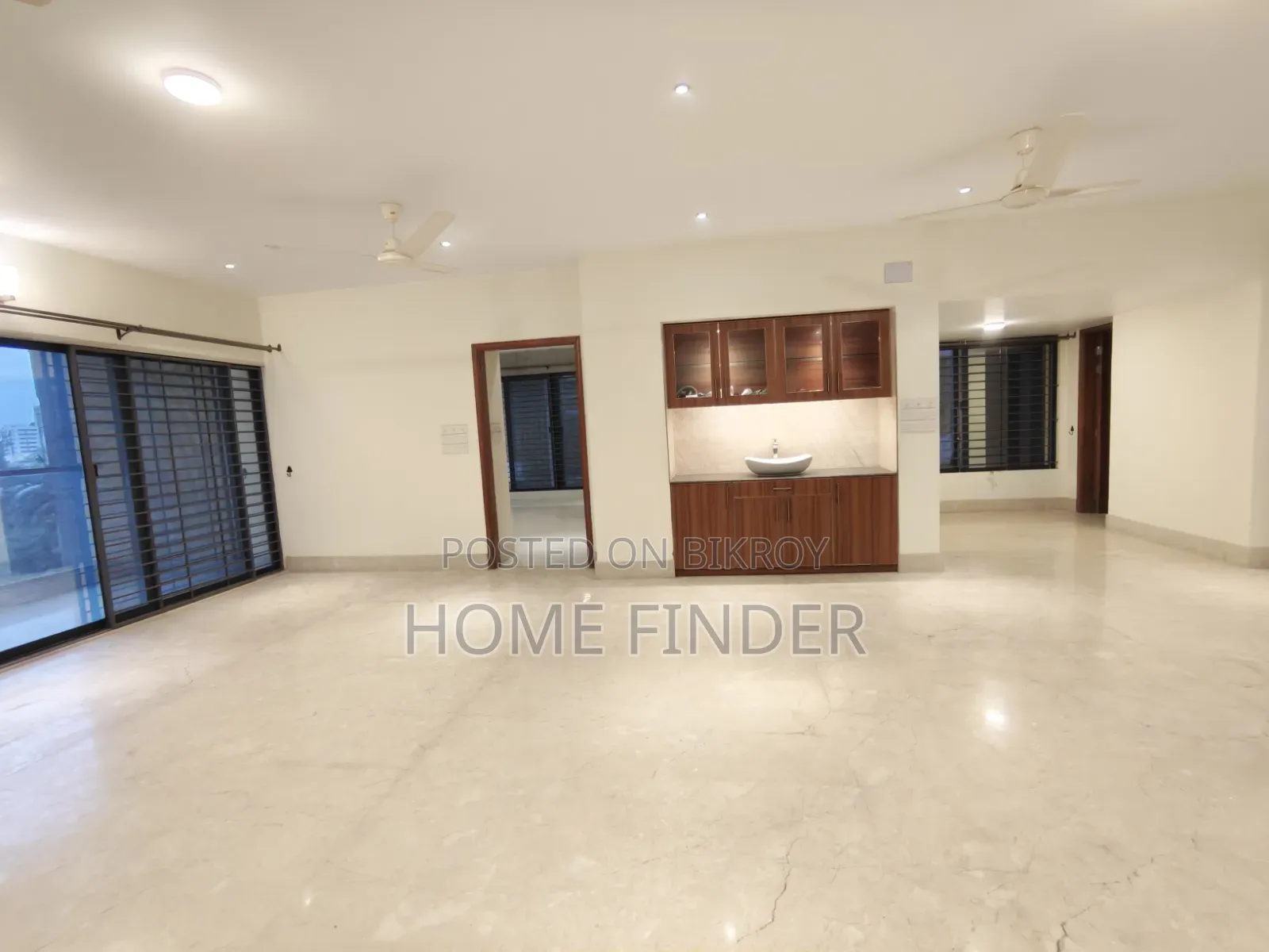 5bdrm Apartment in Gulshan for Rent