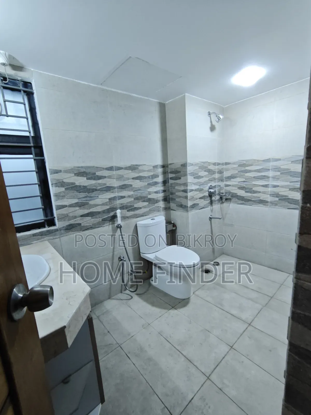 5bdrm Apartment in Gulshan for Rent