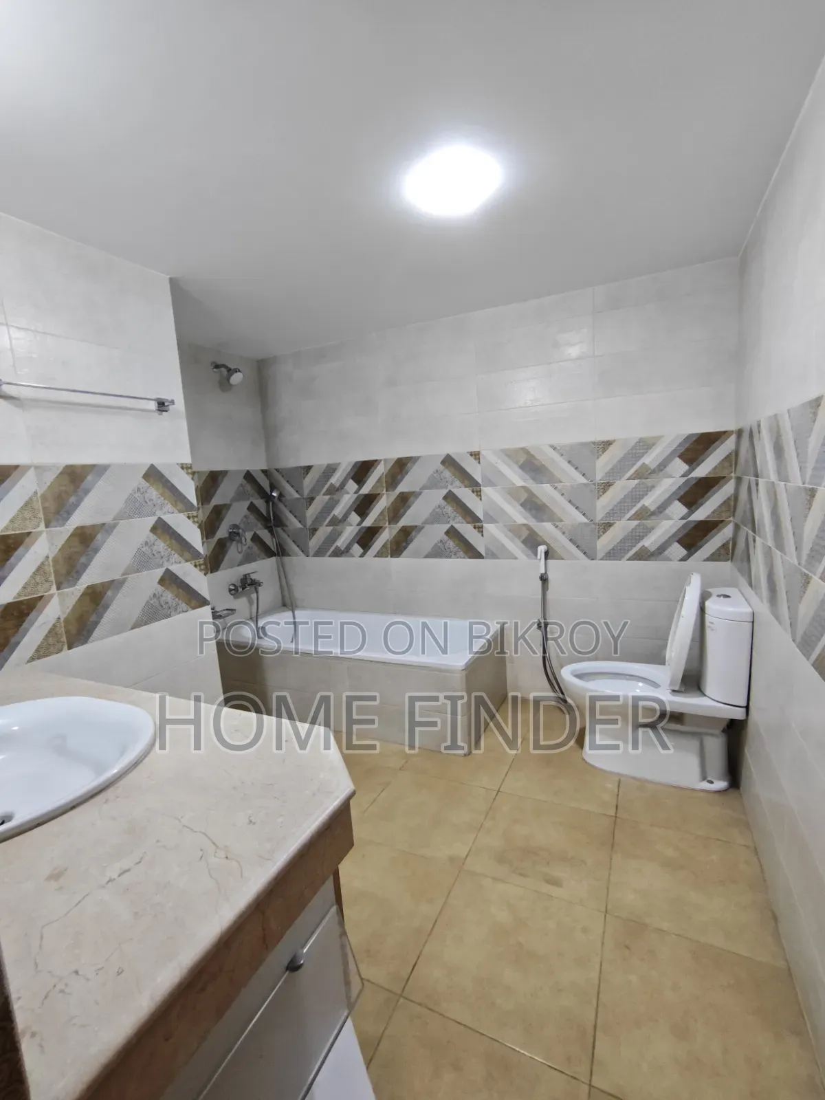 5bdrm Apartment in Gulshan for Rent