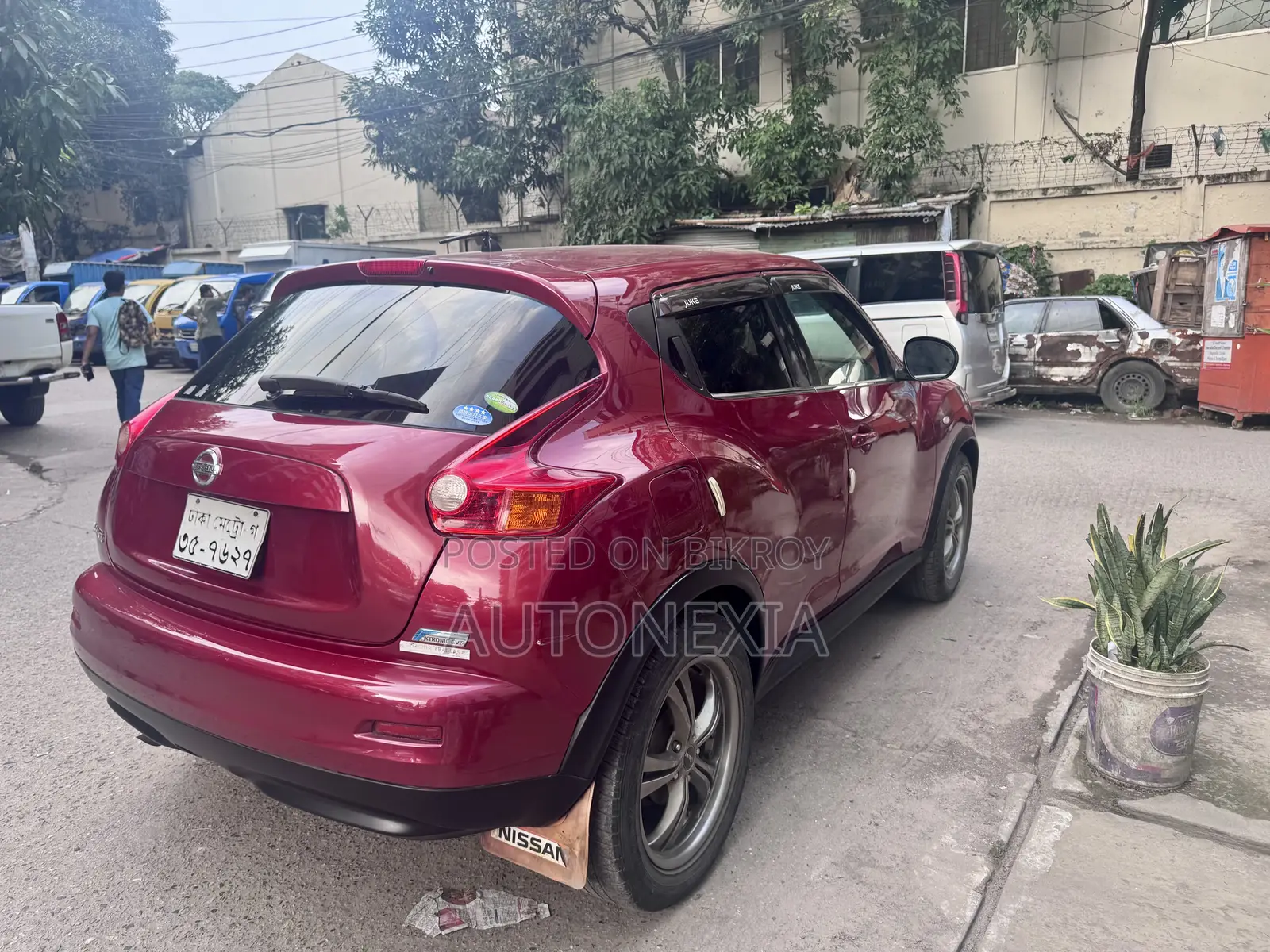 Nissan Juke SL Automatic 2011 Red