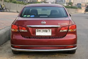 Nissan Bluebird 2008 রেড