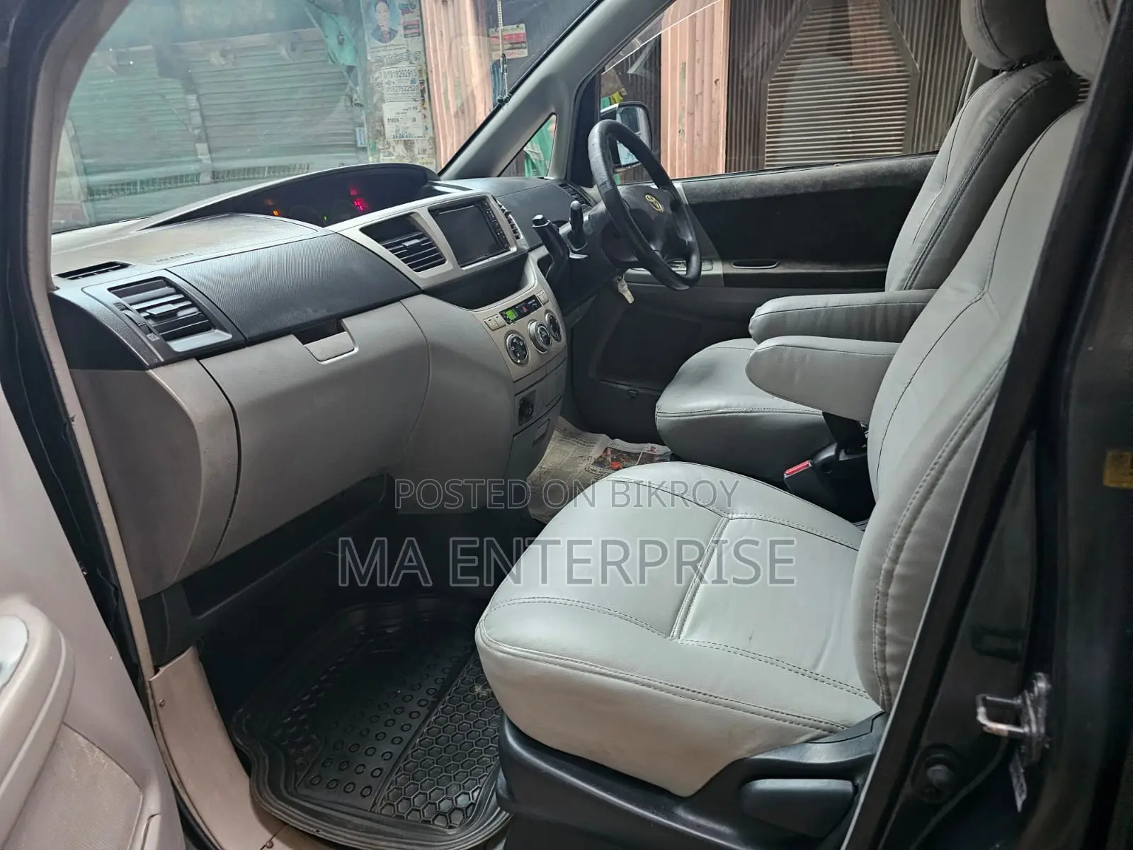Toyota Noah 2002 Black