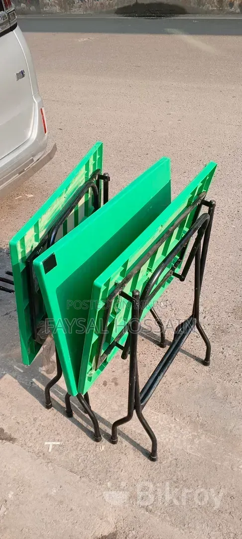 ফোল্ডিং টেবিল