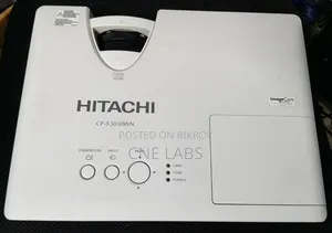 Hitachi Cp-X3030 LCD Projector