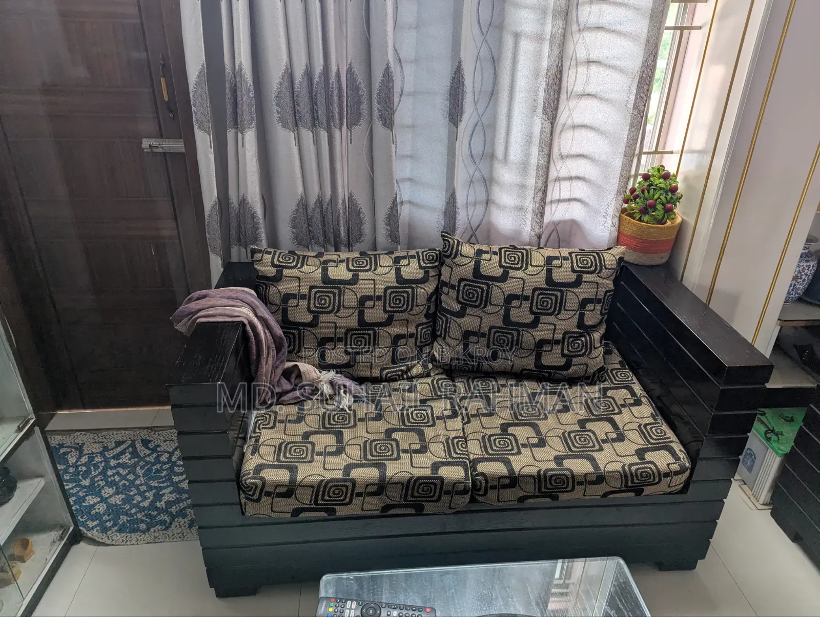 5-Person Sofa Set with Tea Table