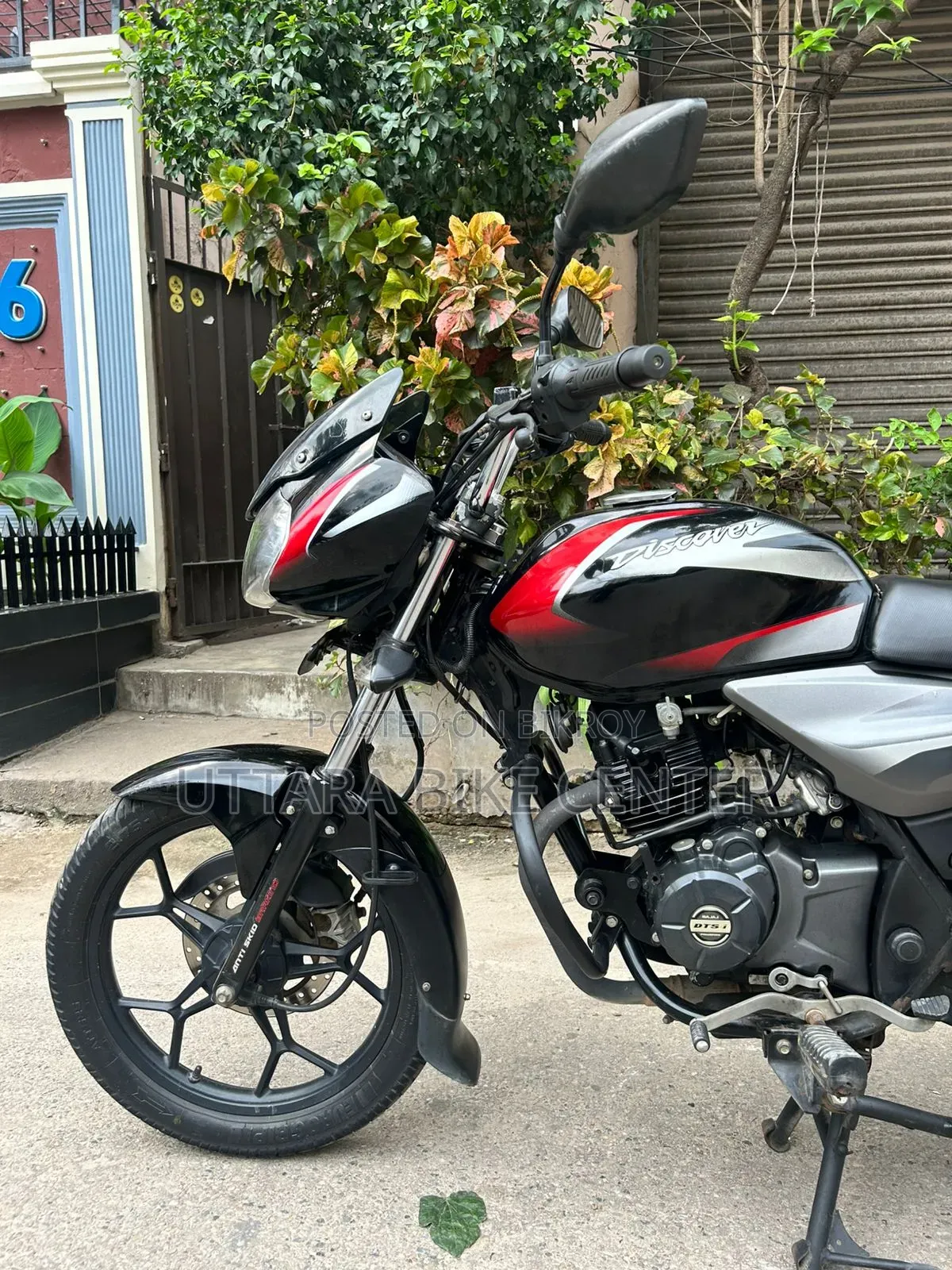 Bajaj Discover 125 2020 Black