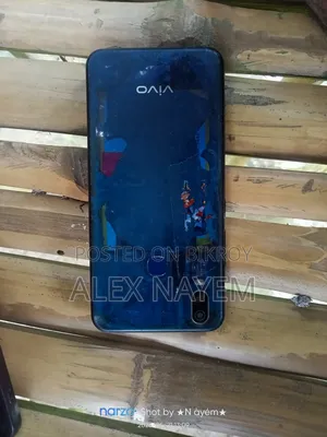 Vivo Y11 32 GB Blue