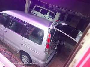 Toyota Noah 2.0 AWD (8 Seater) 2001 Silver
