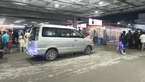 Toyota Noah 2.0 AWD (8 Seater) 2001 Silver