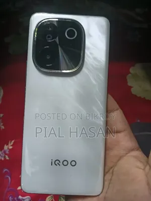iQOO 256 GB White